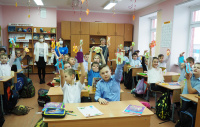 Молодежная палата поселения Рязановское провела мастер-класс «Открытка-варежка»