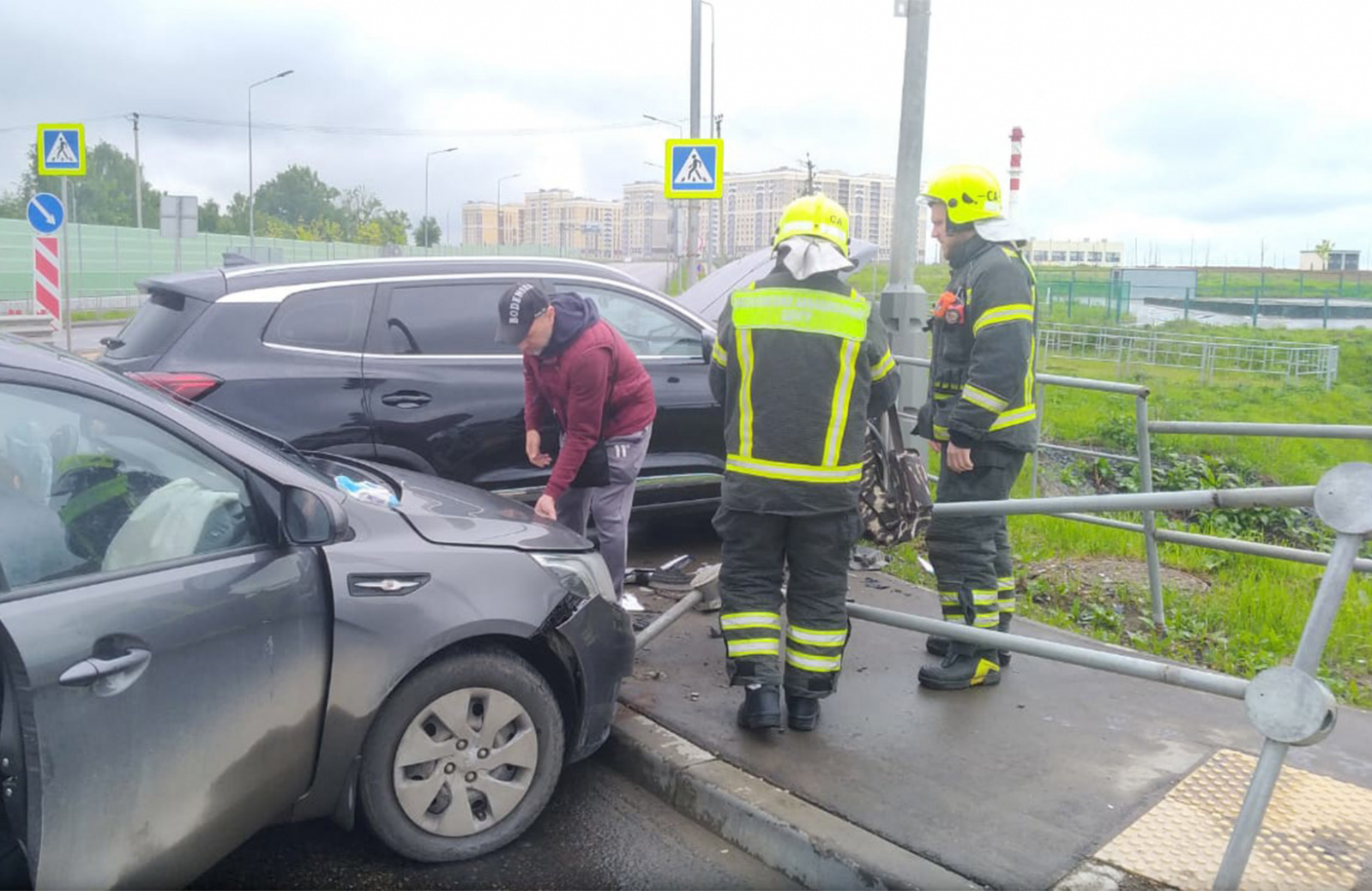 Спасатели МАЦ оказали помощь пострадавшим на Остафьевском шоссе