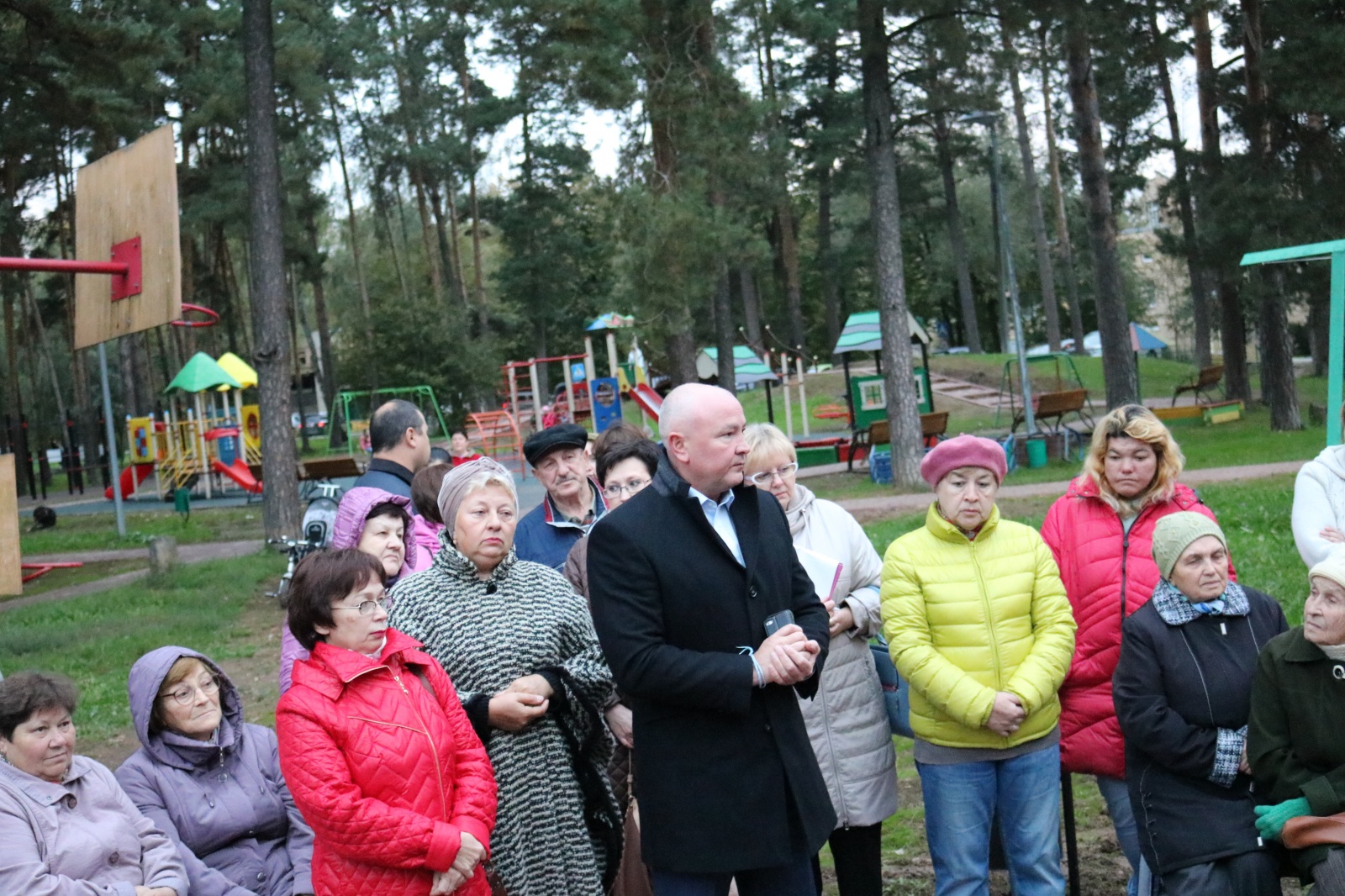 Глава администрации Николай Бобылев встретился с жителями в поселке Остафьево 