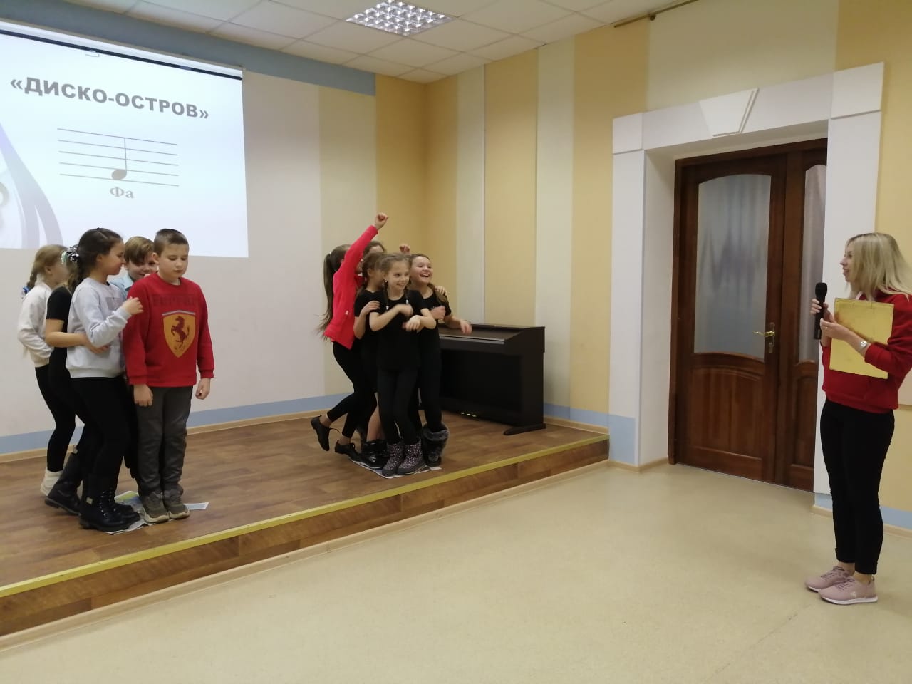 Музыкально-игровую программу провели в Доме культуры «Десна»