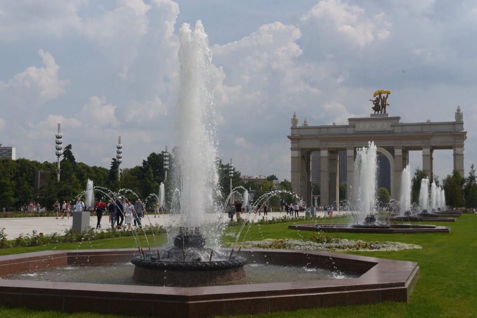 Исторический фонтан на ВДНХ реконструируют к осени