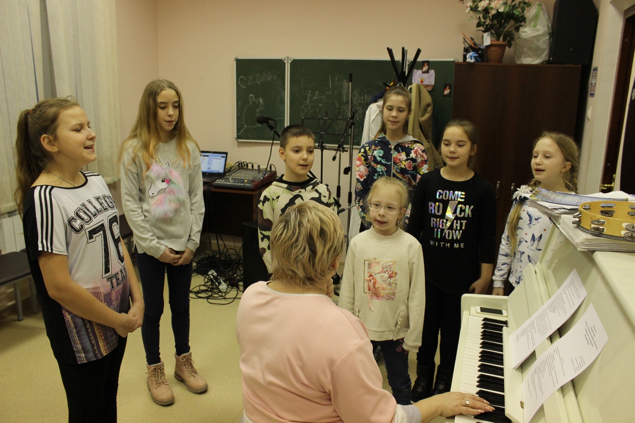Мастер-класс по вокалу провели в Доме культуры «Десна» 