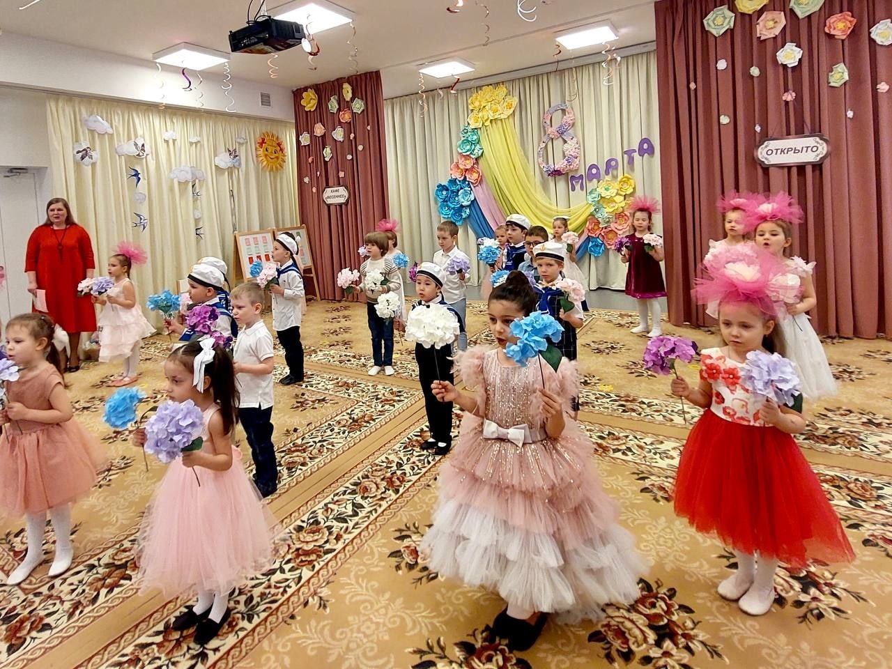 Праздничные мероприятия организовали в детском саду школы №2083