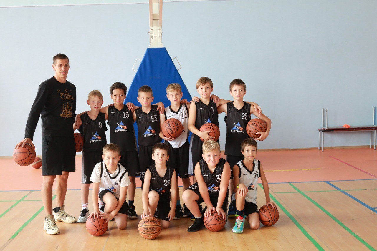 Представители школы №2083 сообщили о предстоящих соревнованиях по баскетболу