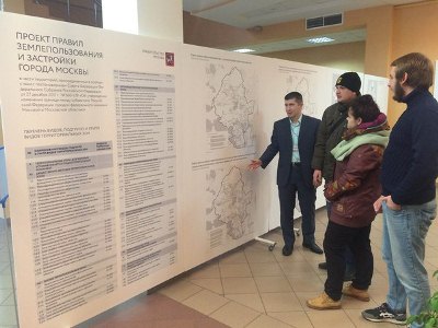 Молодые парламентарии поселения Рязановское посетили экспозицию по материалам публичных слушаний