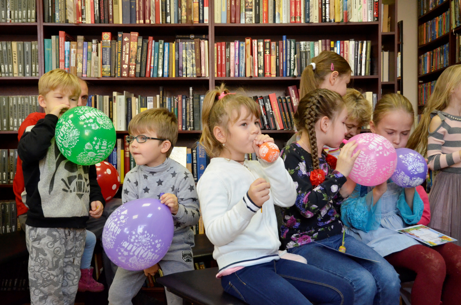 Развлекательное мероприятие для детей организуют в библиотеке поселка Фабрики имени 1 Мая