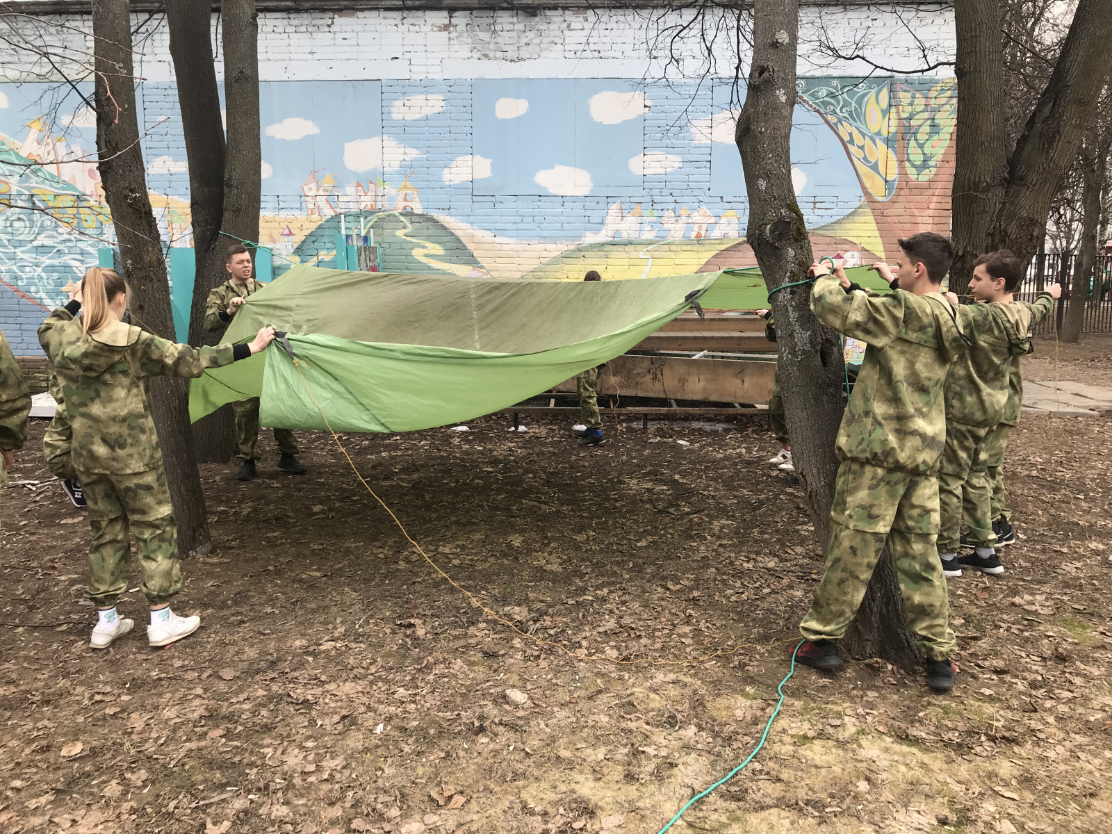 Военно-патриотические отряды школы приняли участие в городском состязании 
