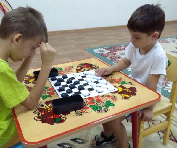 Соревнования «Юный шашист» прошли в ДОП «Семицветик».