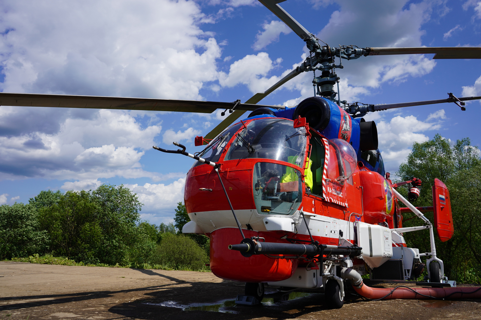 Сотрудники ГКУ «Московского авиационного центра» рассказали о первом вертолете