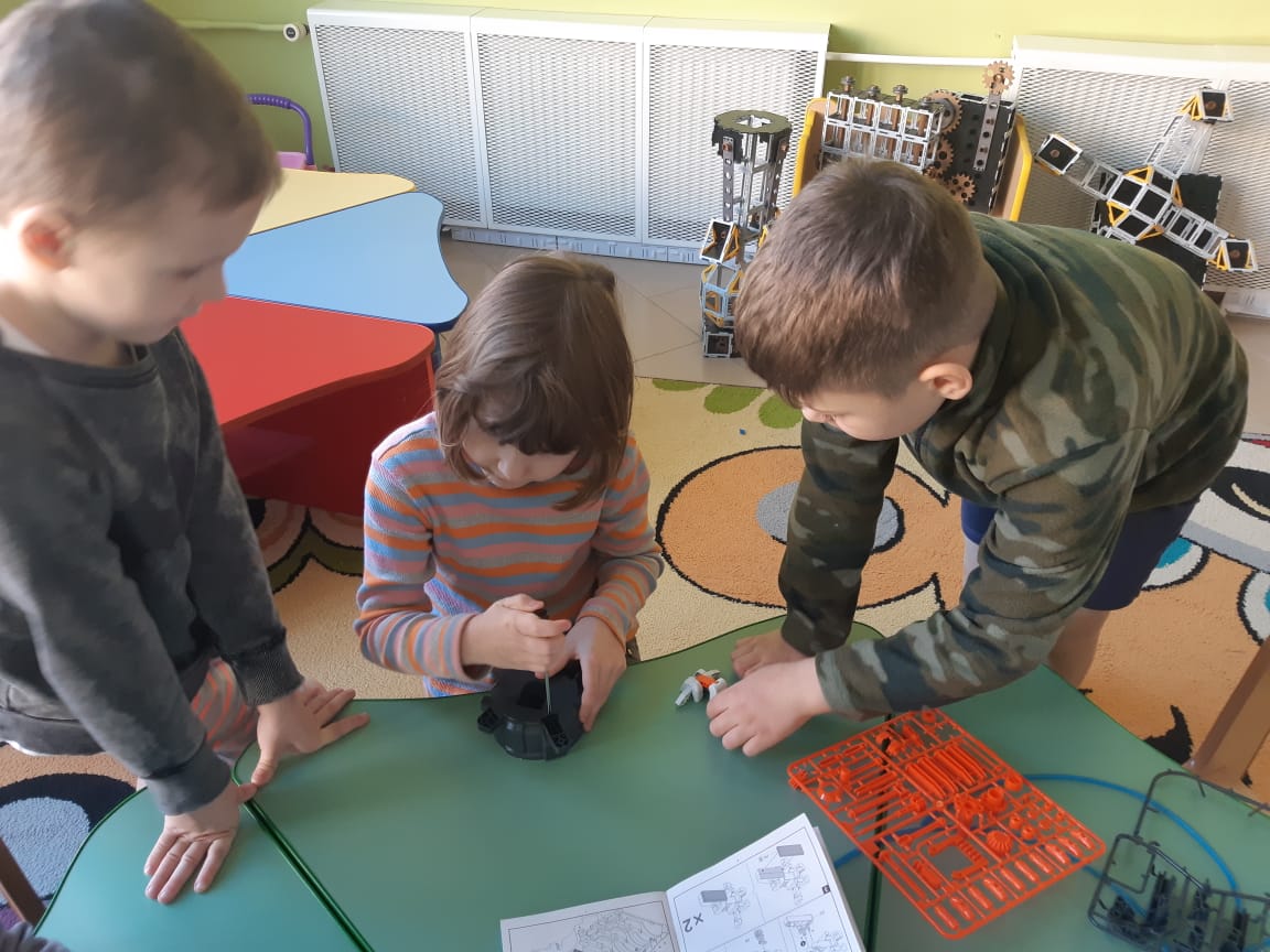 Дошкольники изучили новый вид робота-конструктора