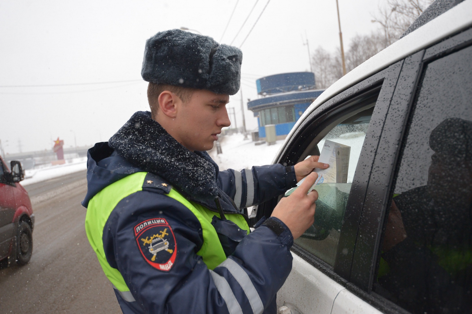 Трезвость автомобилистов Новой Москвы проверила дорожная полиция