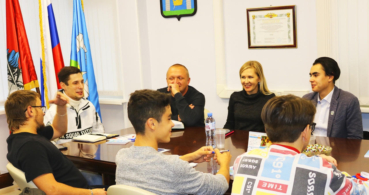 Активисты из Рязановского организовали круглый стол