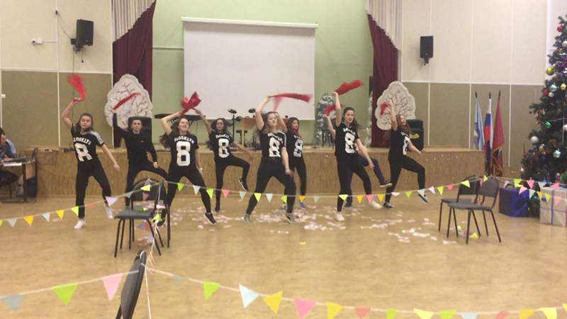 Школьная танцевальная команда выступила на межрайонном фестивале «Самоуправление: Развитие. Перспективы»