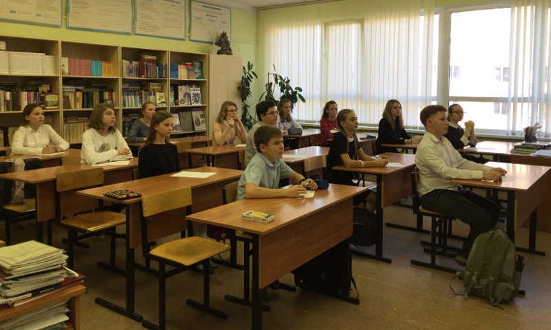 Семиклассники школы 2083 приняли участие в школьном этапе Городского конкурса диктантов