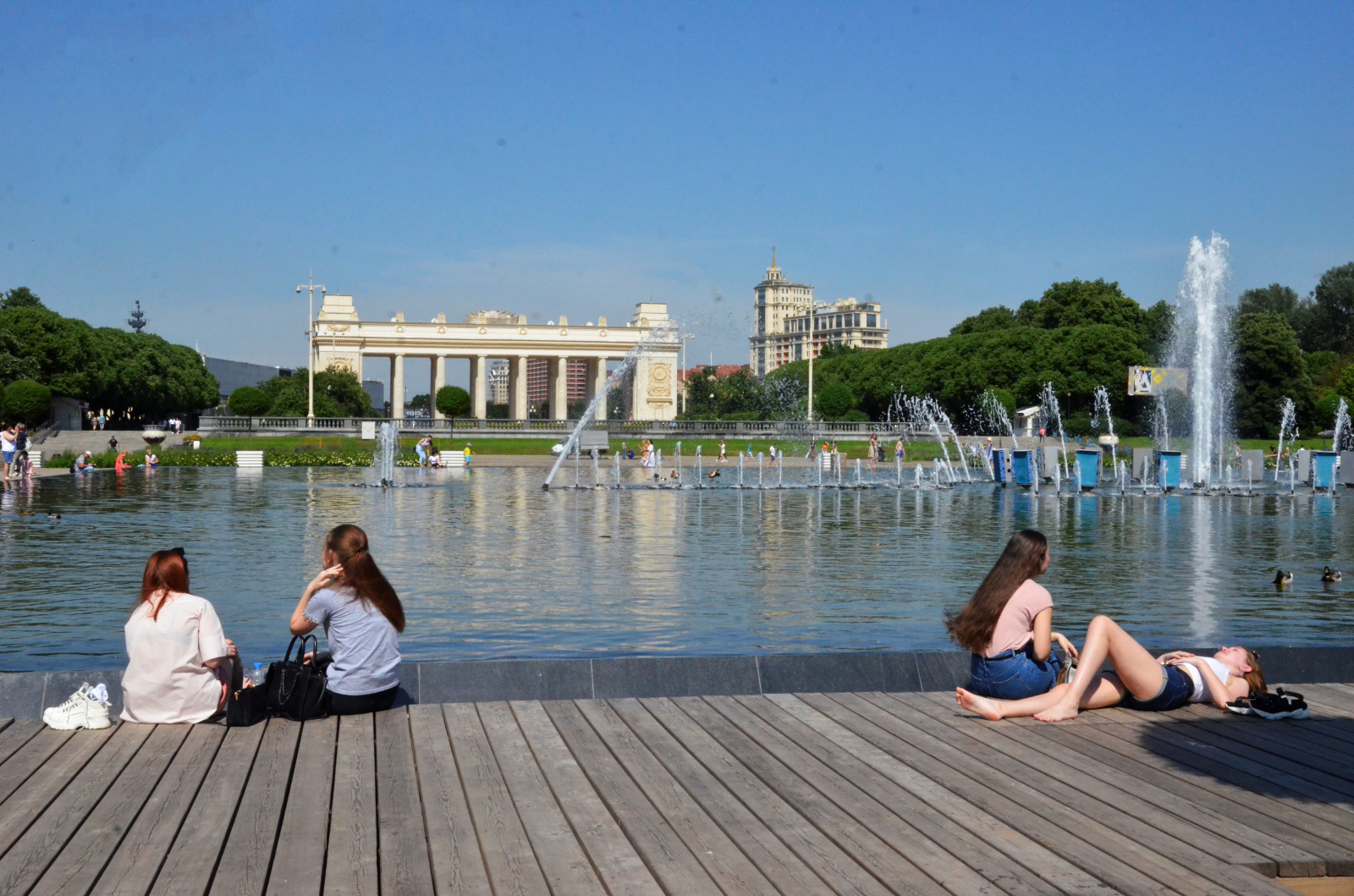 Московские фонтаны приводят в порядок в рамках программы «Мой район» 